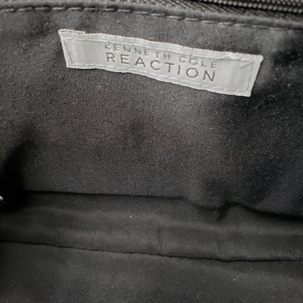 Kenneth Cole Reaction Logo Black Crossbody Purse - Picture 10 of 10